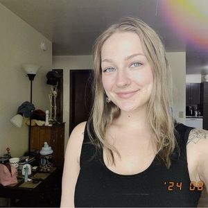 Meet your Posher, Ashley